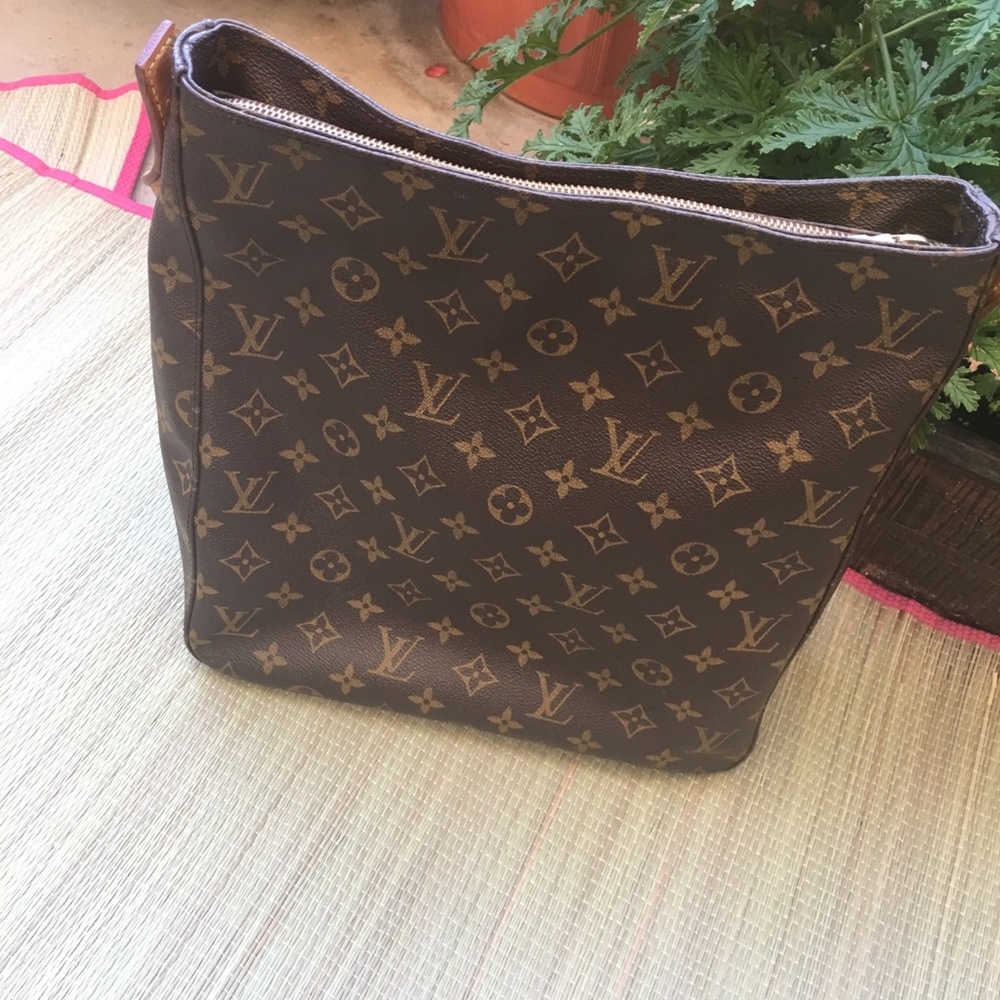 Louie Vuitton shoulder bag